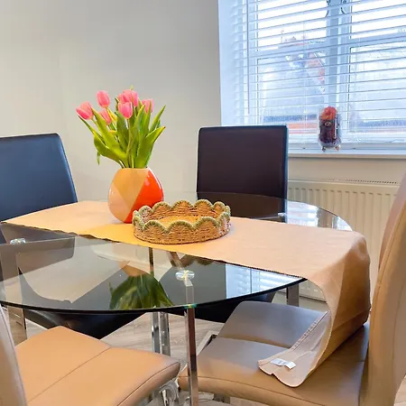 Exclusive 1 And 2 Bedroom Flats Only 0,5 Miles Away From Bicester Village Buitenkant foto