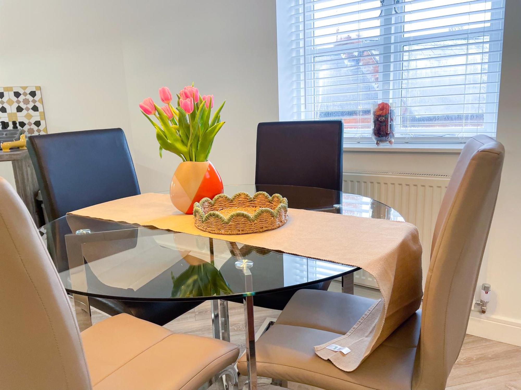 Apartment Exclusive 1 And 2 Bedroom Flats Only 0,5 Miles Away From Village