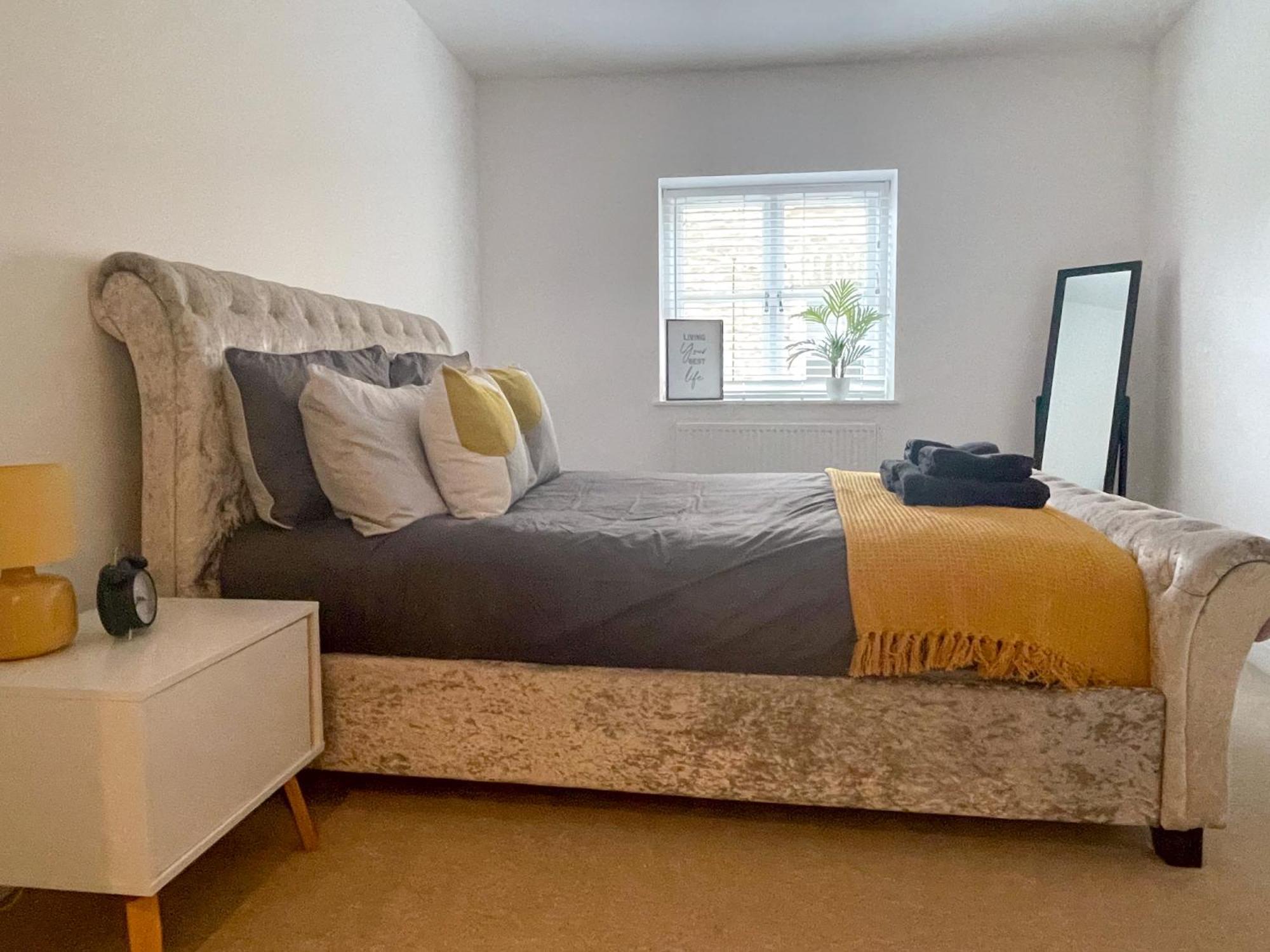 Apartment Exclusive 1 And 2 Bedroom Flats Only 0,5 Miles Away From Village Bicester
