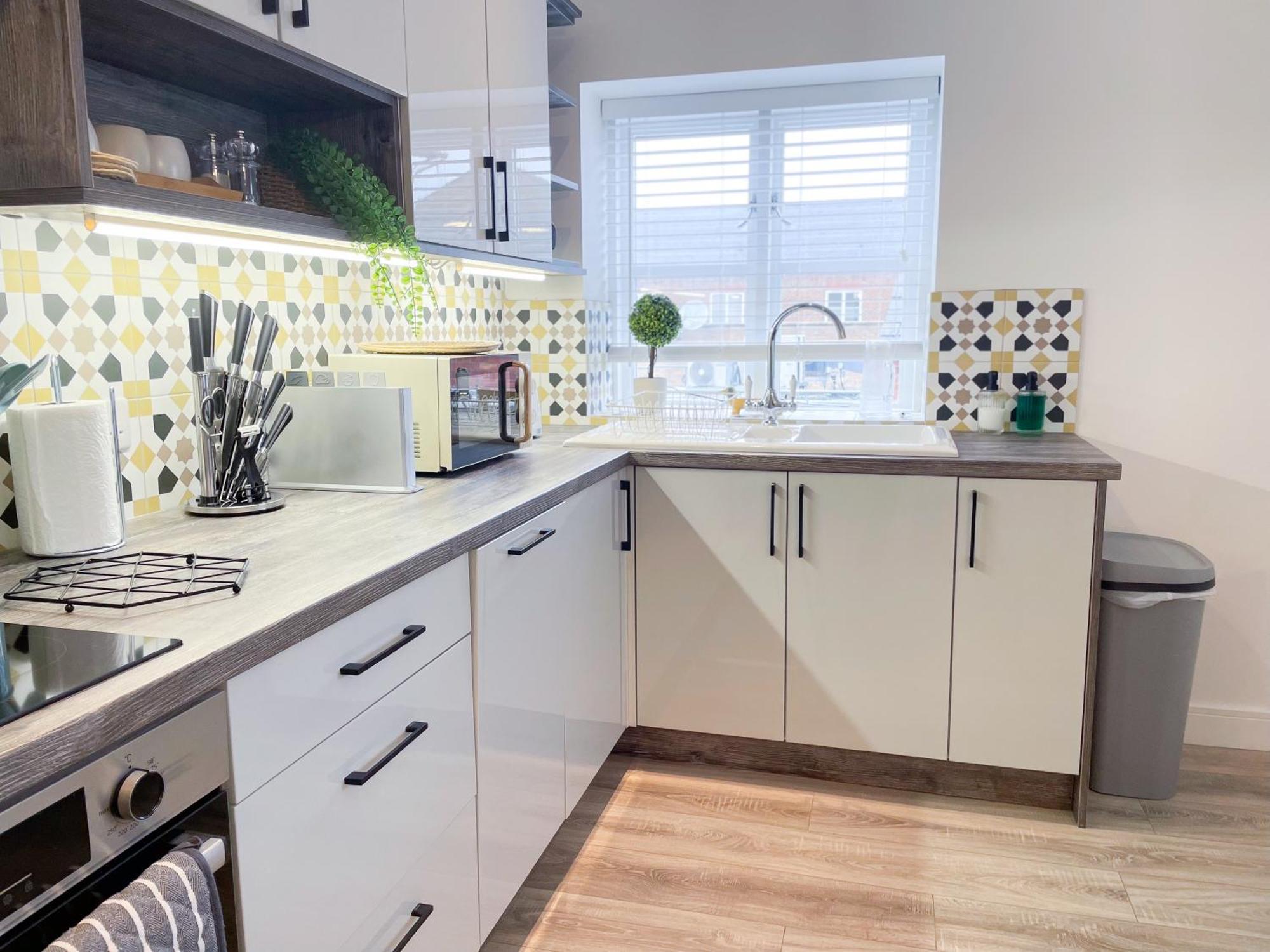 Exclusive 1 And 2 Bedroom Flats Only 0,5 Miles Away From Village * Bicester