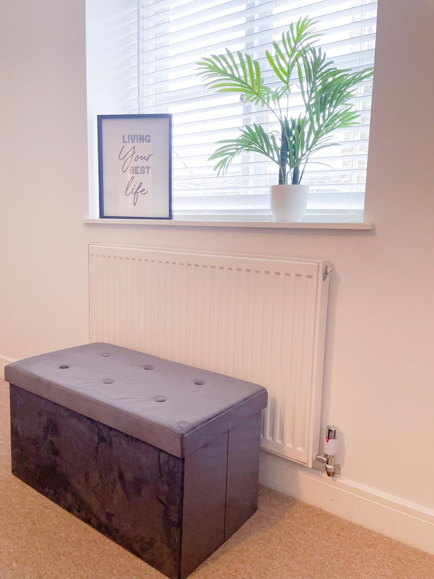 Exclusive 1 And 2 Bedroom Flats Only 0,5 Miles Away From Village Apartment