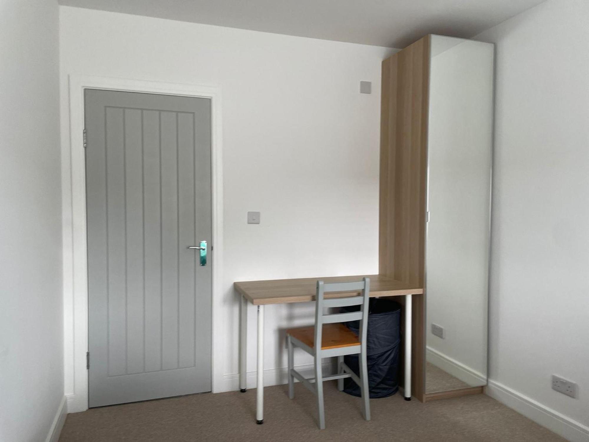 Exclusive 1 And 2 Bedroom Flats Only 0,5 Miles Away From Village *