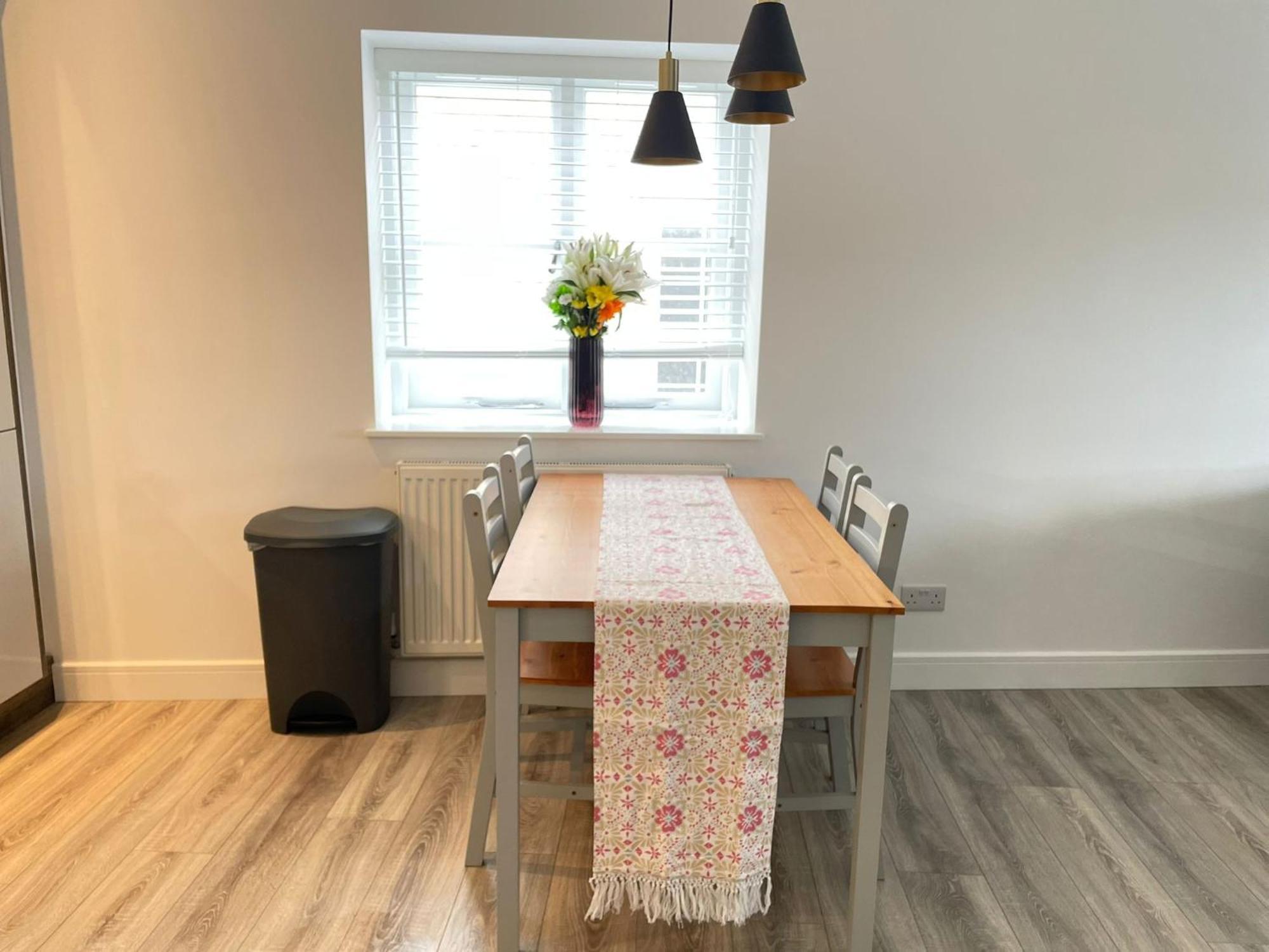 Exclusive 1 And 2 Bedroom Flats Only 0,5 Miles Away From Village * Bicester