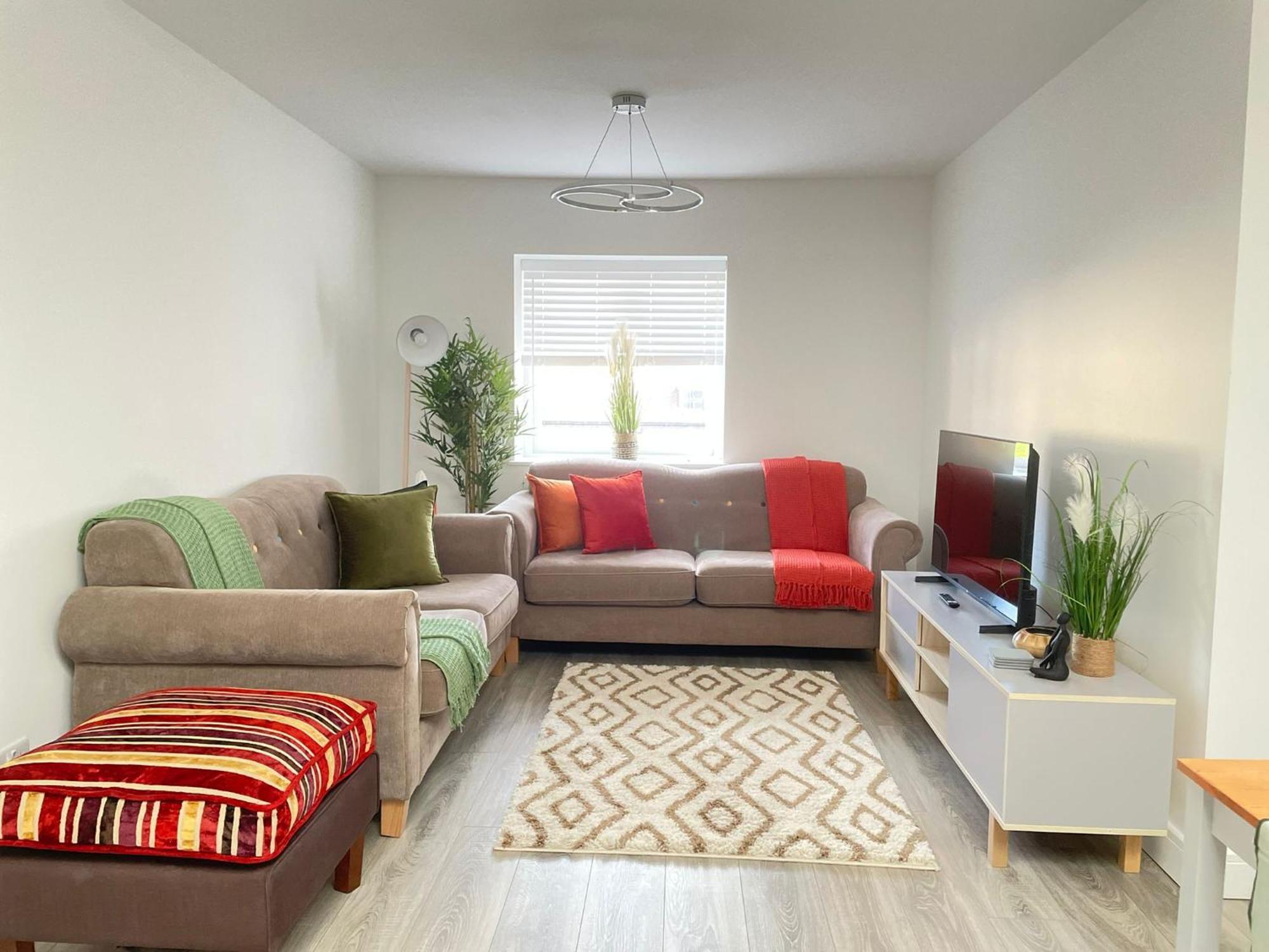 Exclusive 1 And 2 Bedroom Flats Only 0,5 Miles Away From Village *