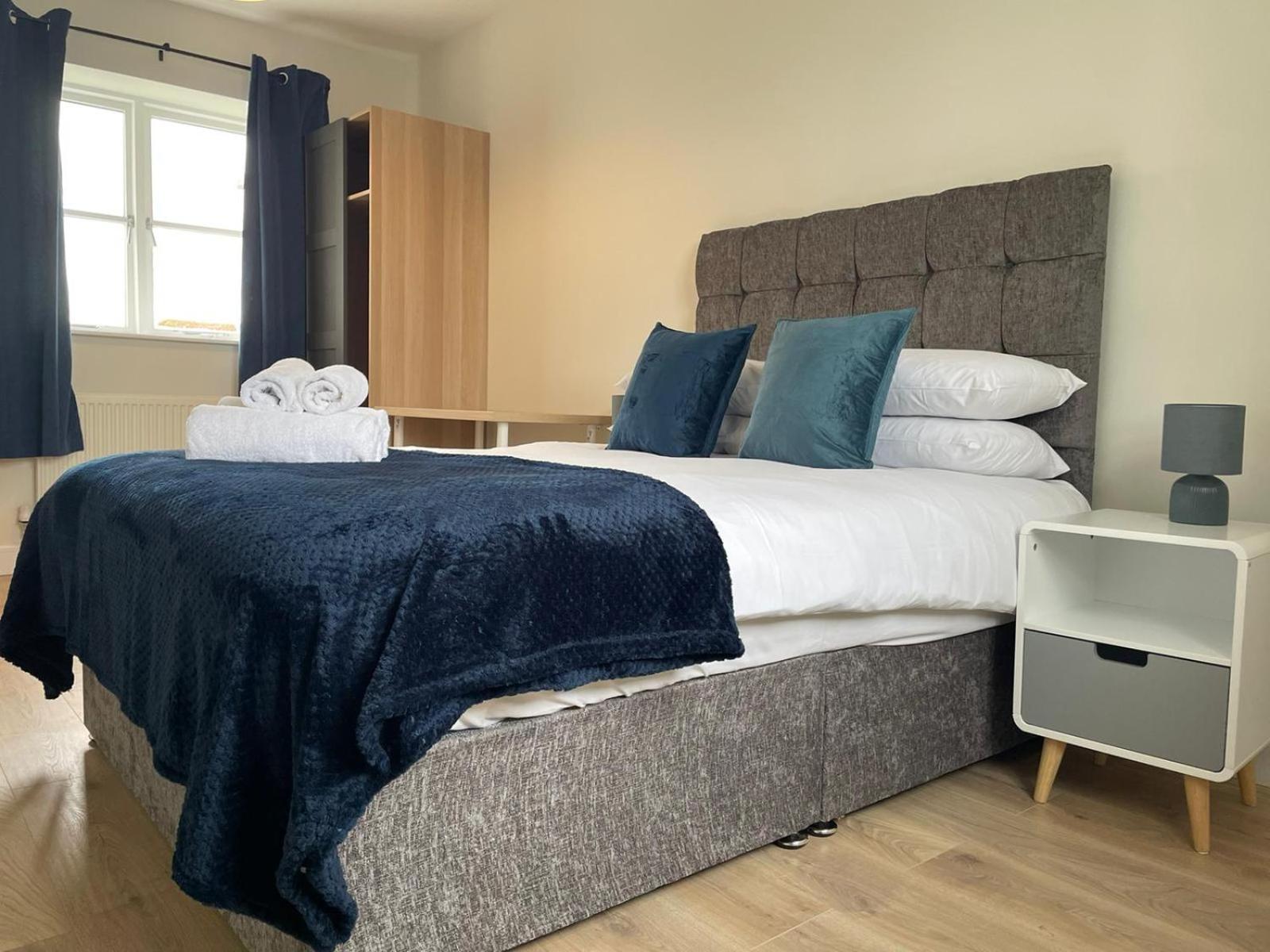 Apartment Exclusive 1 And 2 Bedroom Flats Only 0,5 Miles Away From Village Bicester