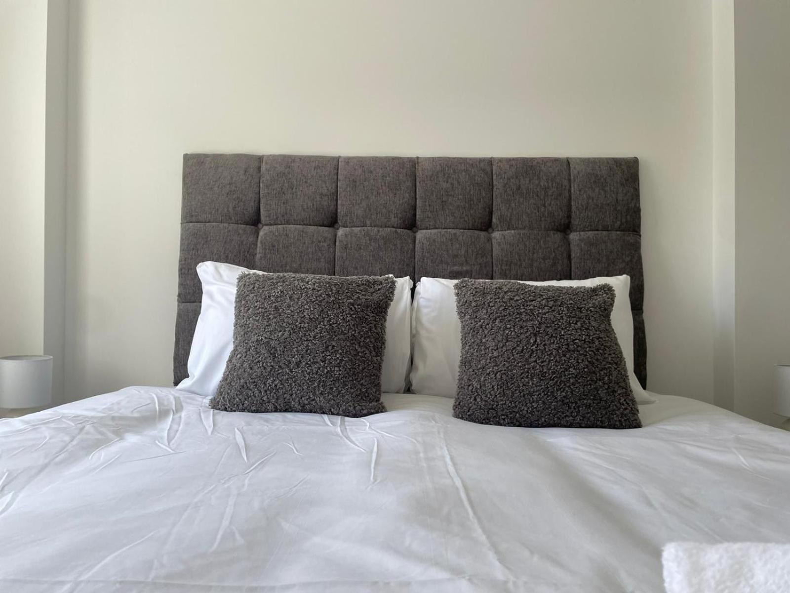 Exclusive 1 And 2 Bedroom Flats Only 0,5 Miles Away From Village *