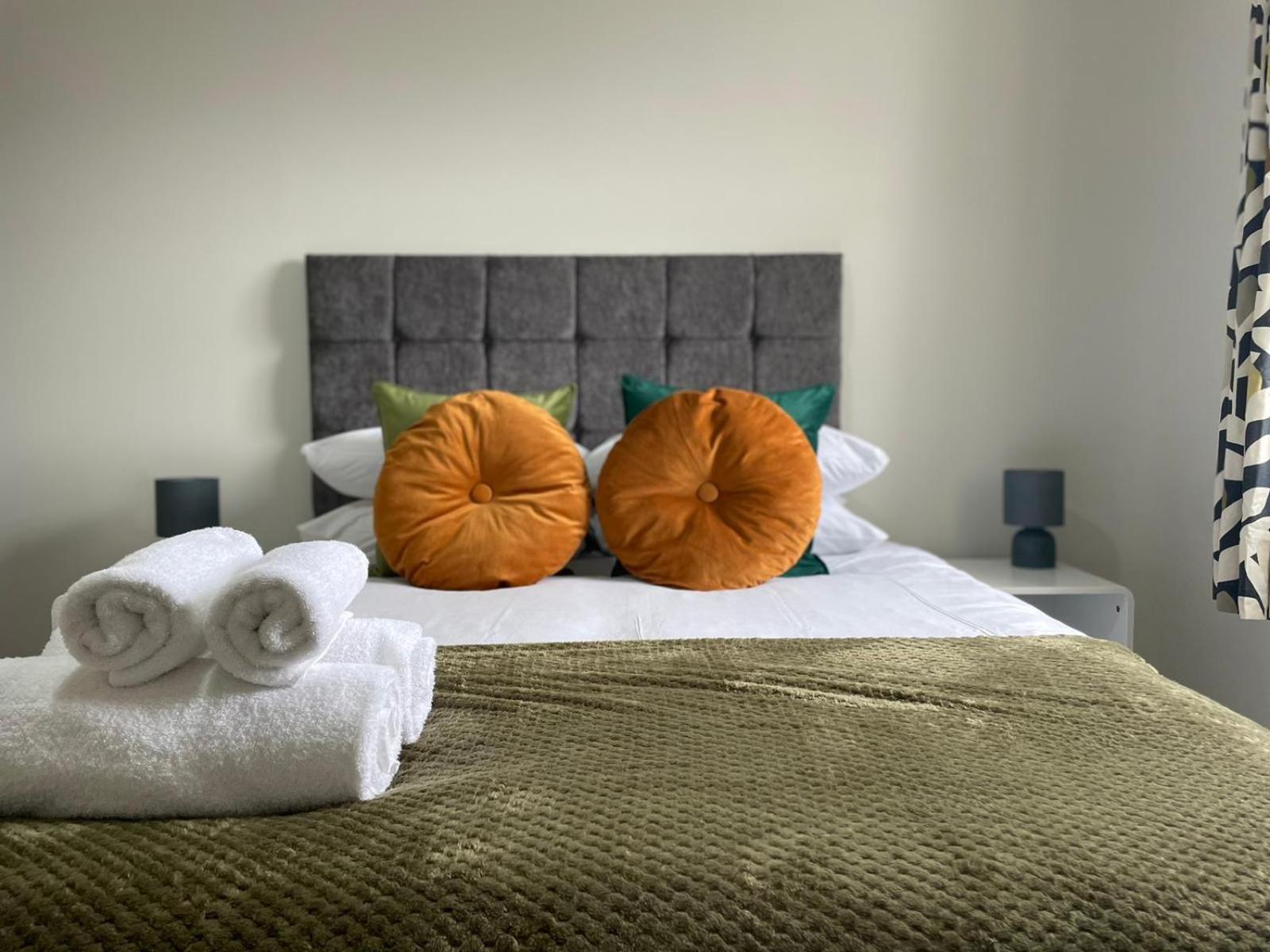 Exclusive 1 And 2 Bedroom Flats Only 0,5 Miles Away From Village * Bicester